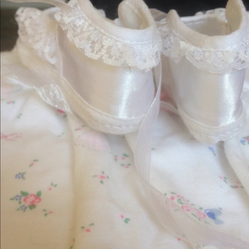 Tiny Silky Lace Baby Shoes - Picture 7 of 7
